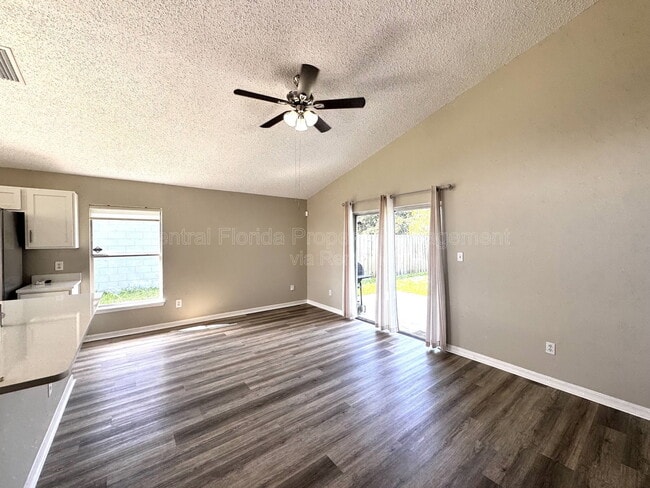 Building Photo - 7305 Marseille Cir