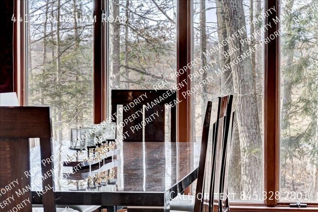 Building Photo - 441 Burlingham Rd