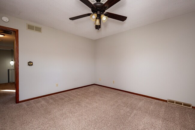 Building Photo - 3806 Prairie Ln