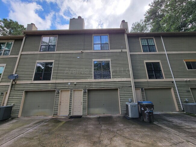 Building Photo - 3058 Steeplechase Dr