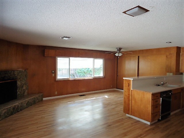 Building Photo - 1159 Sierra Vista Way