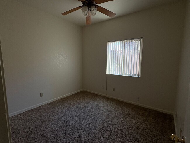 Building Photo - 3 Bed 2 Bath Rita Ranch Home