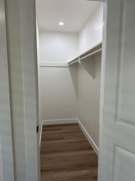 Closet - 24273 Arch St