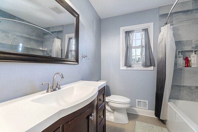 Building Photo - 3100 Franklin St