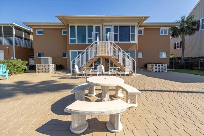 Building Photo - 800 Madonna Blvd