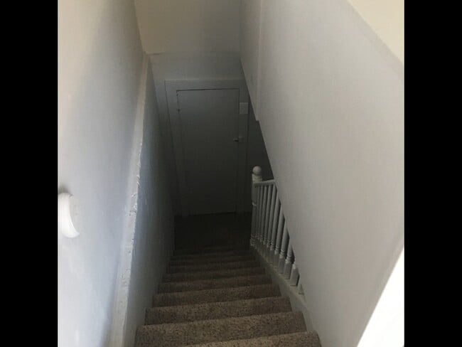 Building Photo - 705 500 N