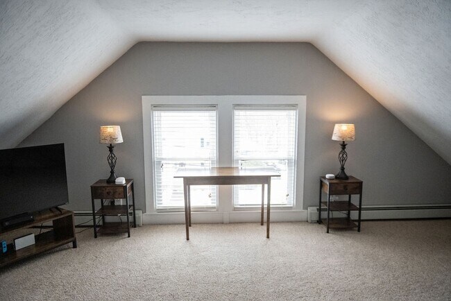 Building Photo - 104 Union St