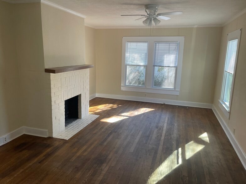 Building Photo - 305 Duncan St