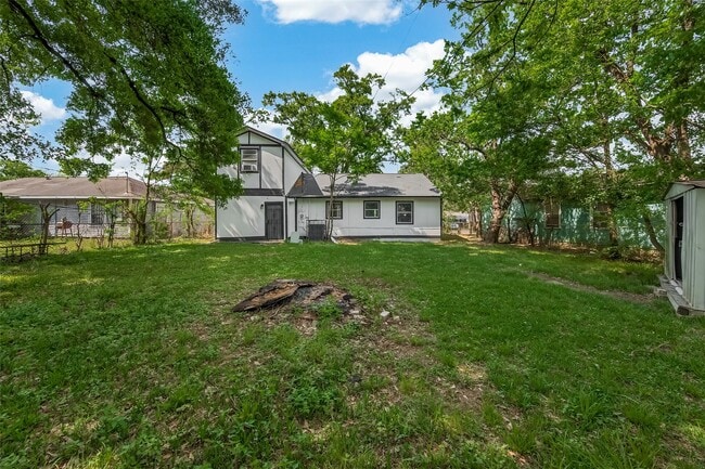 Building Photo - 5830 Southlea St