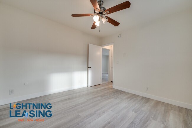 Building Photo - 20434 Cohasset St