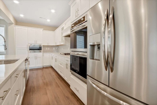 Building Photo - Extravagant Home for Rent - Heart of Covington