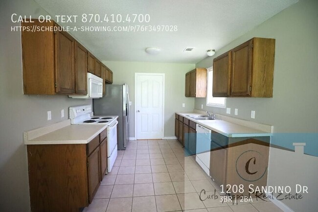 Building Photo - 1208 Sandino Dr