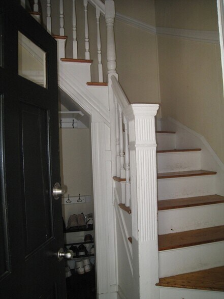 Building Photo - 49 Winslow Ave