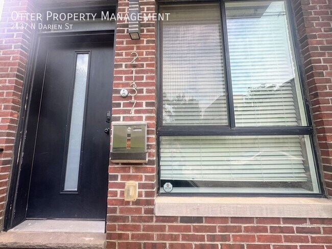 Building Photo - 2137 N Darien St