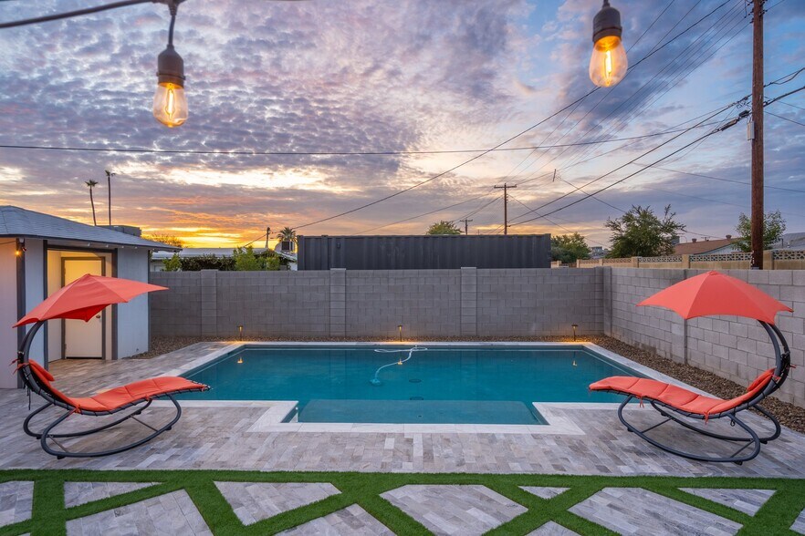 Building Photo - 7902 E Latham St