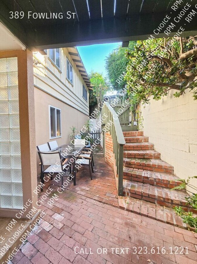 Building Photo - 389 Fowling St