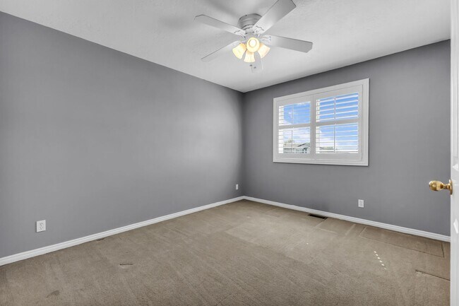 Building Photo - 3084 N 2225 E