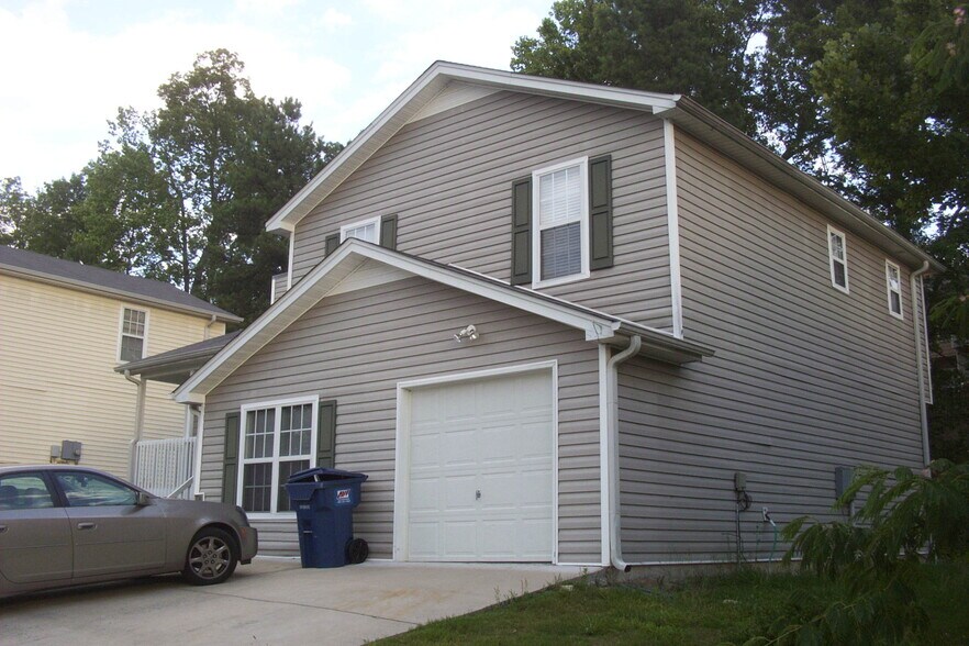 Front view - 1716 Graywood Dr SE