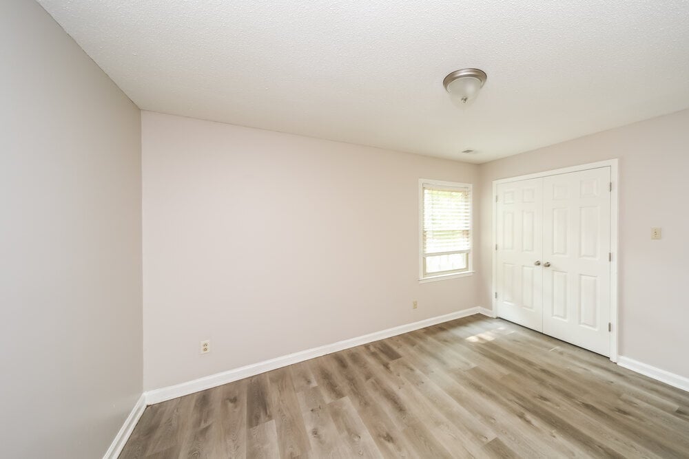 Building Photo - 5005 Cottage Ln