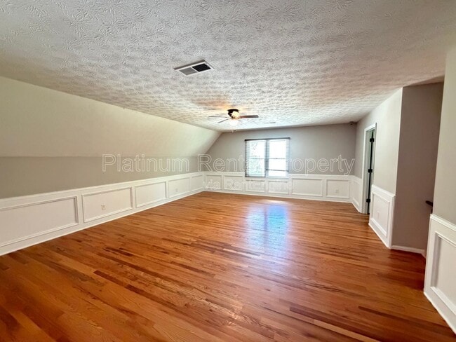 Building Photo - 467 Lees Trace SW