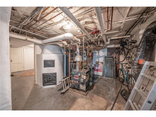 Building Photo - 1721 Humboldt Ave S