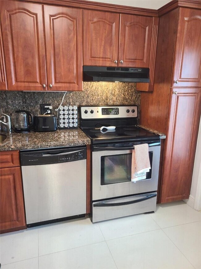 Building Photo - 3091 N Course Dr