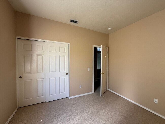 Building Photo - 9258 Crystal Falls Way