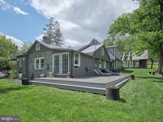 Building Photo - 75 Browns Dr