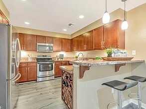 Building Photo - 125 Patterson St