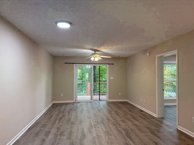 Building Photo - 17A Tree Canopy Ln