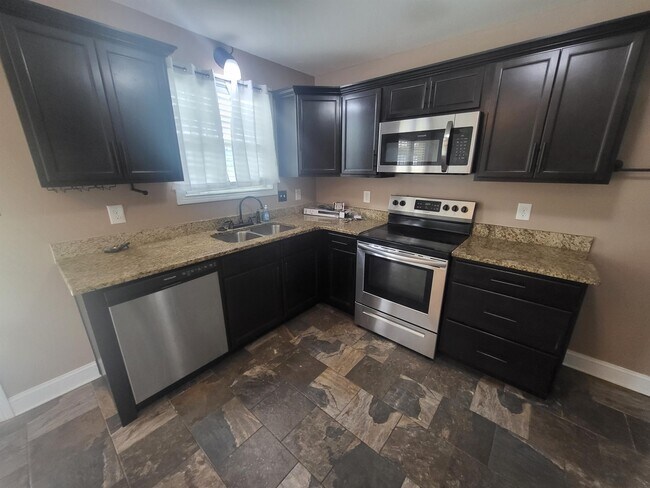 Building Photo - 703 Jim Brown Dr