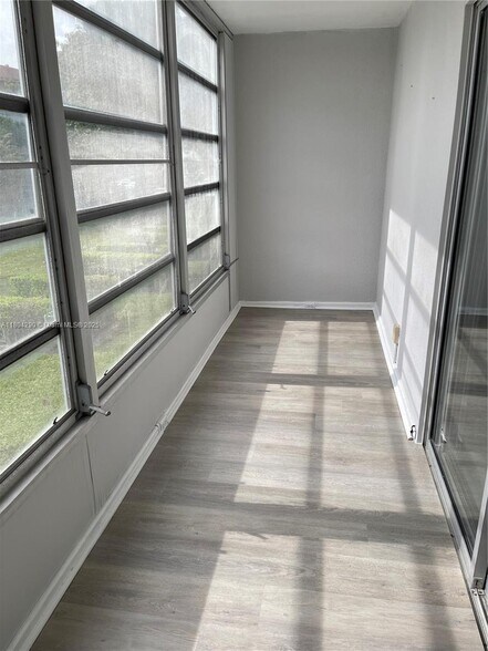 Building Photo - 300 SW 134th Way