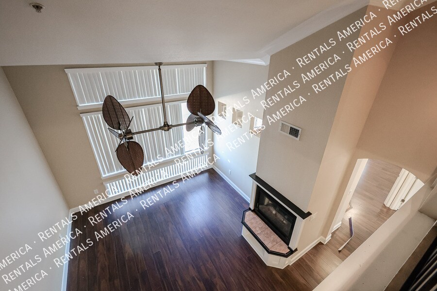 Building Photo - 1701 E Colter St