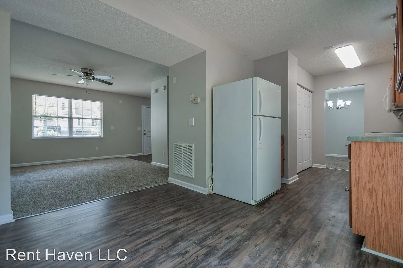 Building Photo - 136 Bay Front Dr