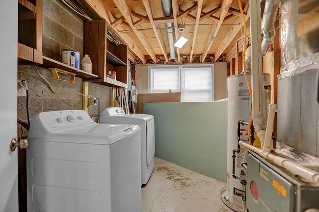 Building Photo - Gorgeous 5 Bedroom In Harford County Ready...