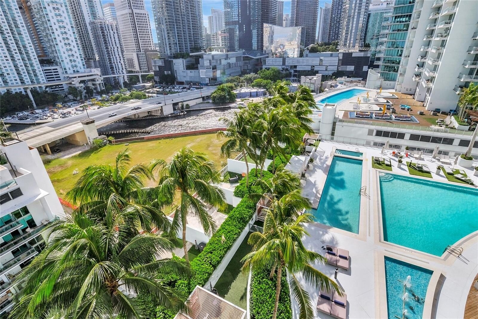 Building Photo - 90 SW 3rd St