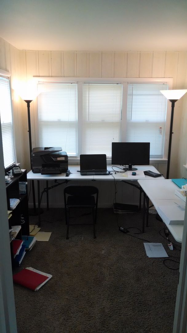 Building Photo - 3 Bedroom Morton Meadows Home for Rent - Close to Everything!