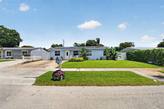 Building Photo - 4311 SW 24th St