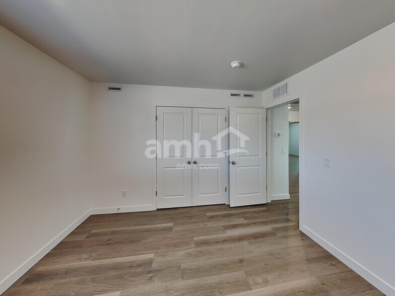 Building Photo - 20177 W Thomas Rd