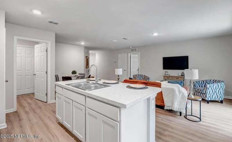 Building Photo - 5986 Patterson Ave