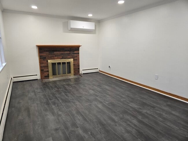 Building Photo - 177 Morse St