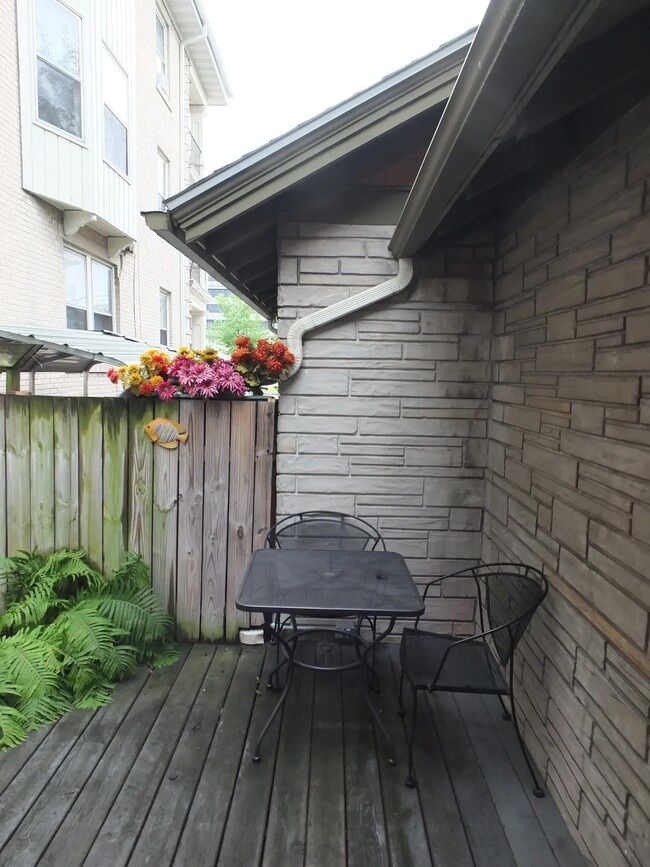 Building Photo - 15 S Hancock St