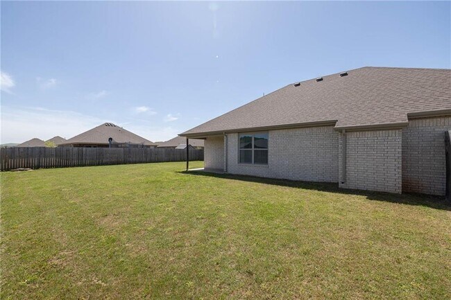 Building Photo - 4405 W Anthem Dr