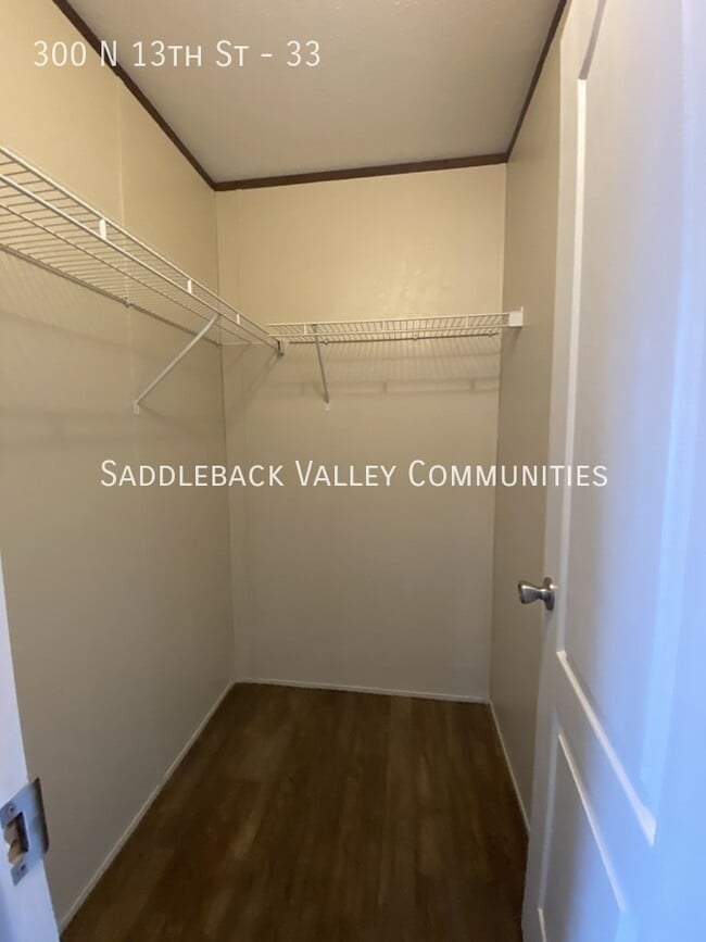 Building Photo - 300 N 13th St