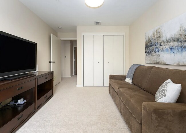 Second Bedroom Facing East - 1620 NE Broadway St