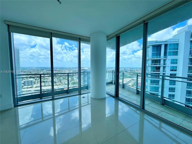 Building Photo - 92 SW 3rd St