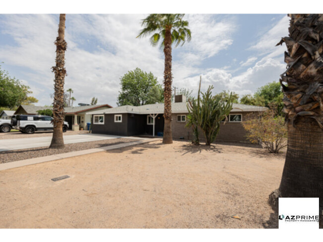 Building Photo - In the Heart of Tempe Lies a Rare 4/2 Have...