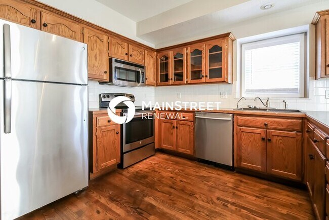 Building Photo - 4 Bedroom Pet-Friendly Home in Spring Hill...