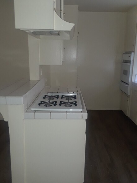 Building Photo - 10726 Orange Grove