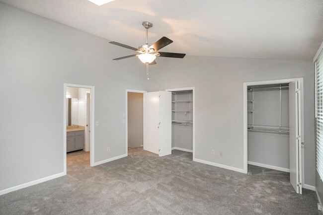 Building Photo - 127 Lakebrink Dr